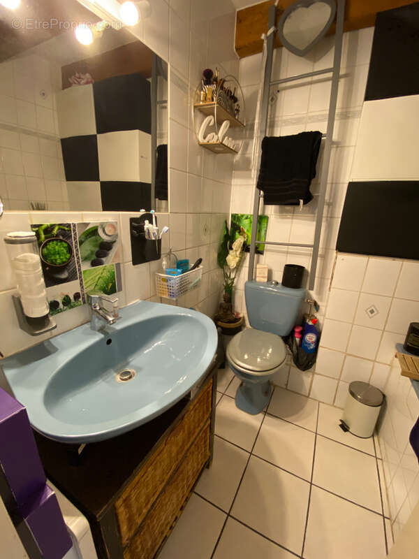 Appartement à SOLLIES-PONT