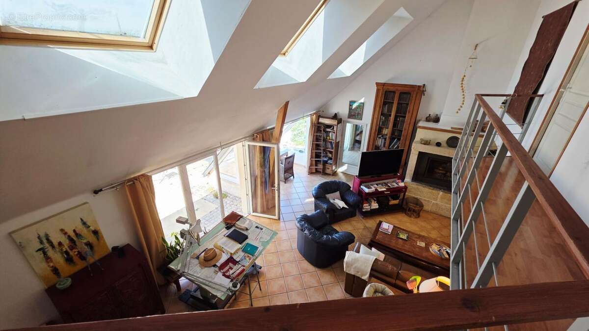 Maison 7 pieces 4 chambres piscine garages atelier - photo 9