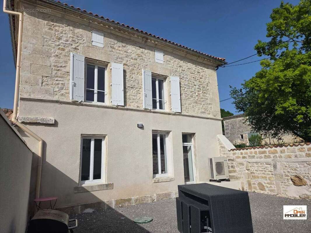 Maison à MOULIDARS