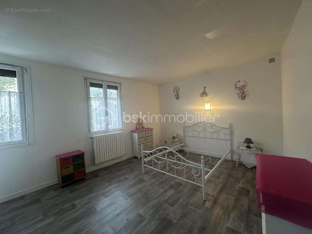 Maison à MONTEREAU-FAULT-YONNE