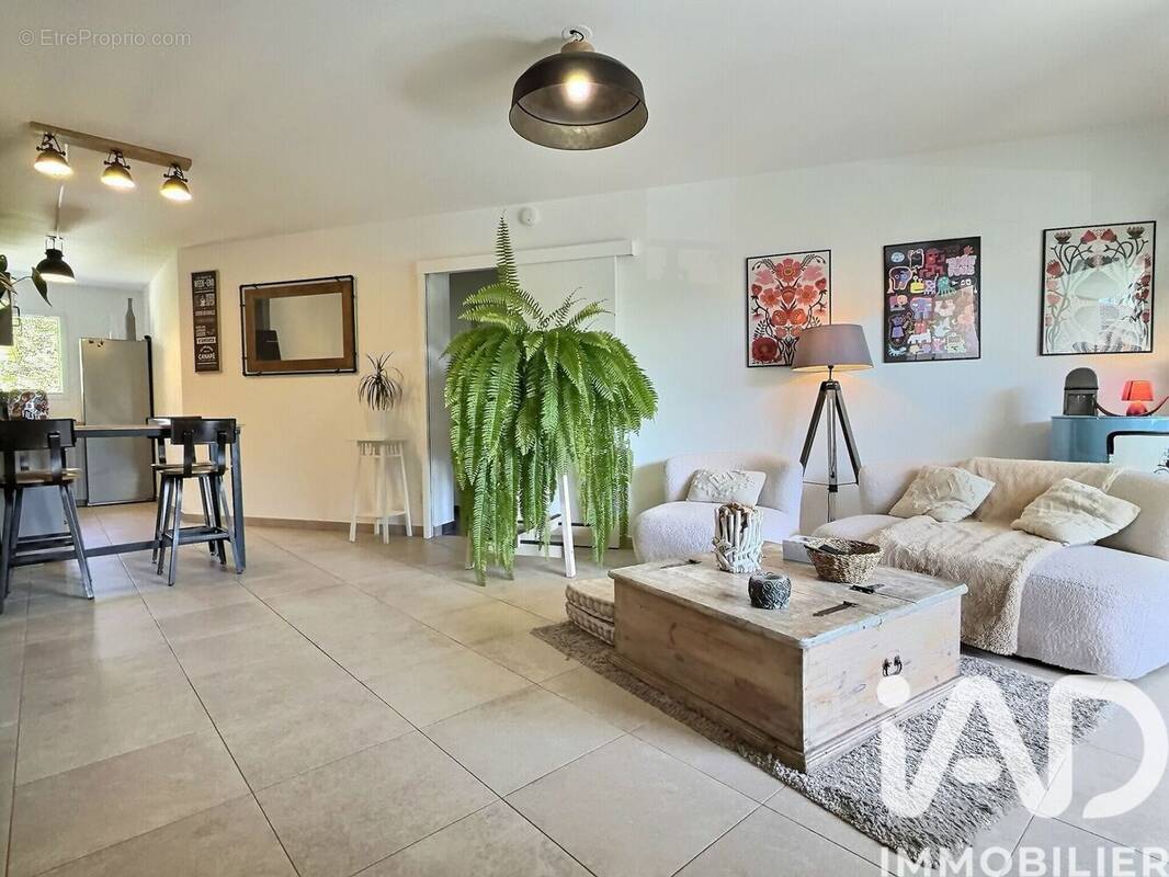 Photo 1 - Appartement à MAILLANE