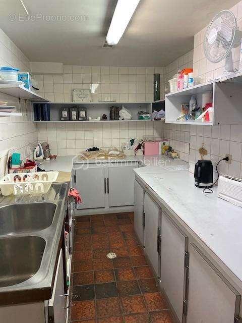 droit au Bail d'un local de 35 m² avec sous sol de 35 m² ancienne cuisine plus sanitaire - photo 5