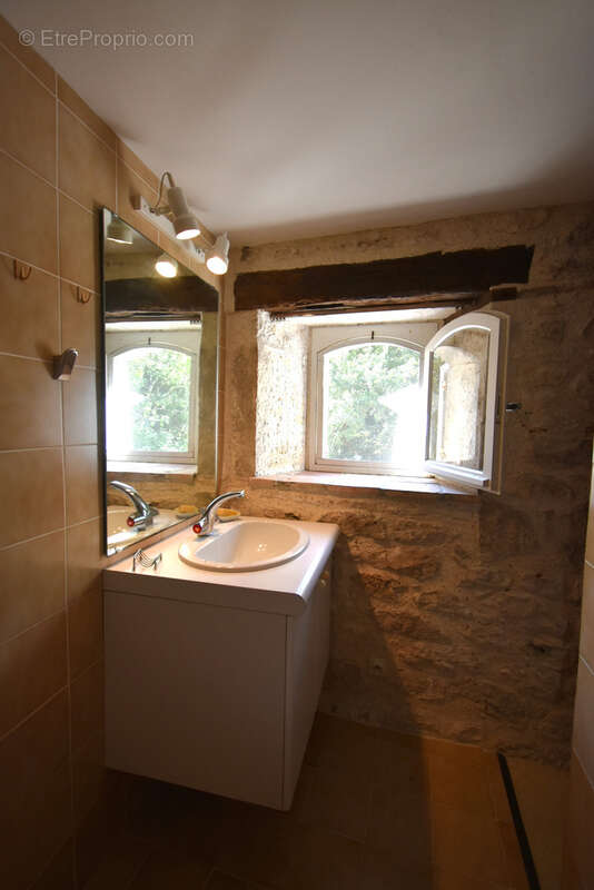 Maison à MONTAIGU-DE-QUERCY