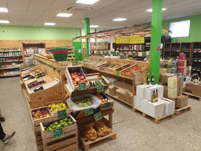 Commerce à CHATEAU-ARNOUX-SAINT-AUBAN