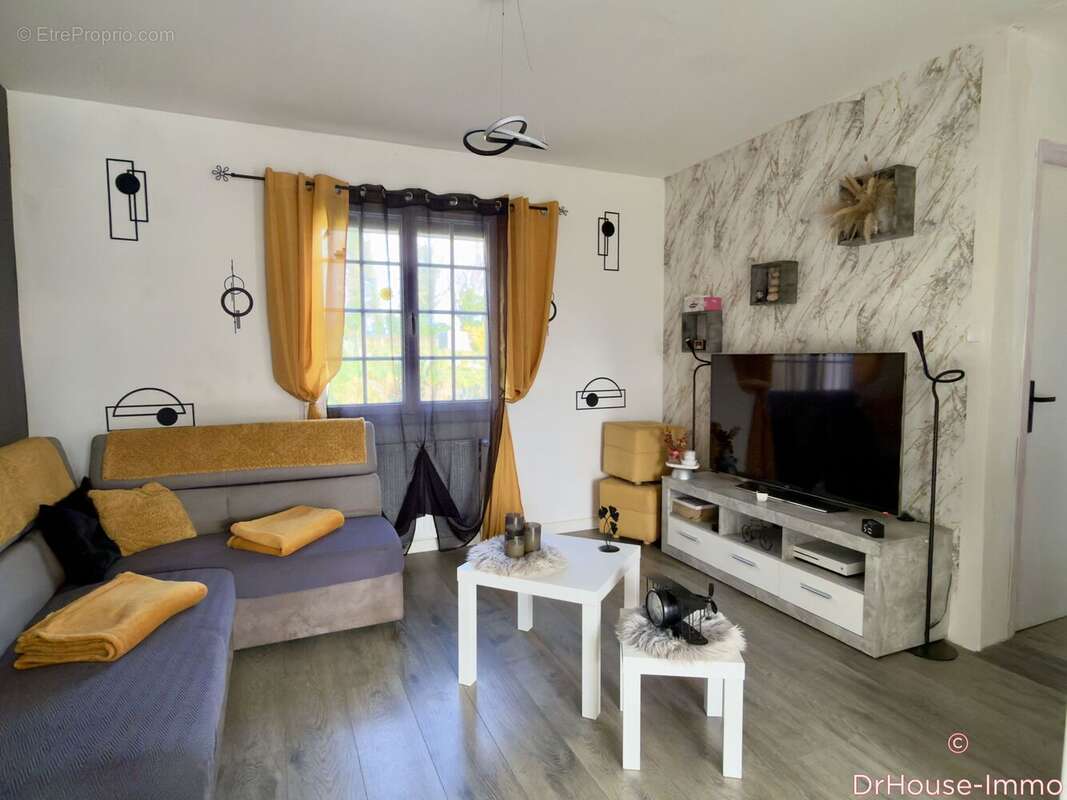 Maison à LA FEUILLEE