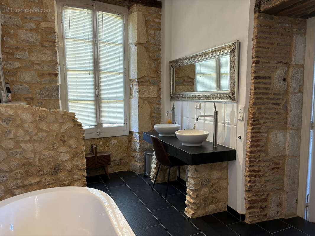 Maison à PUY-L'EVEQUE