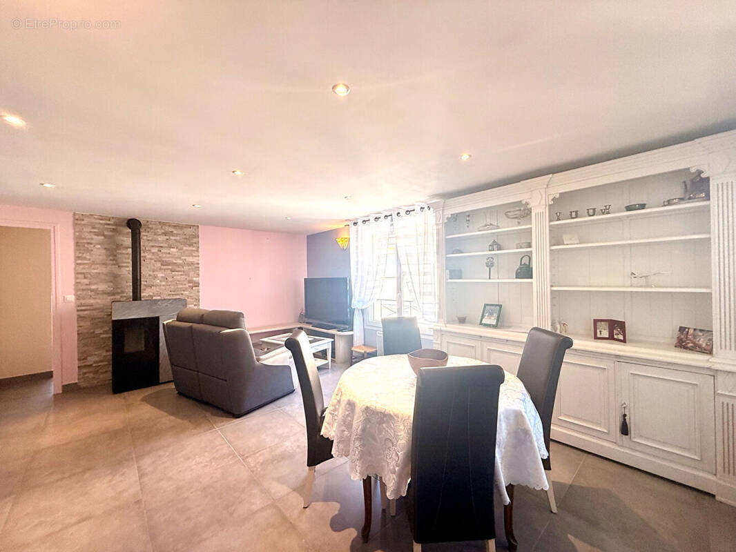 Appartement à BRIE-COMTE-ROBERT