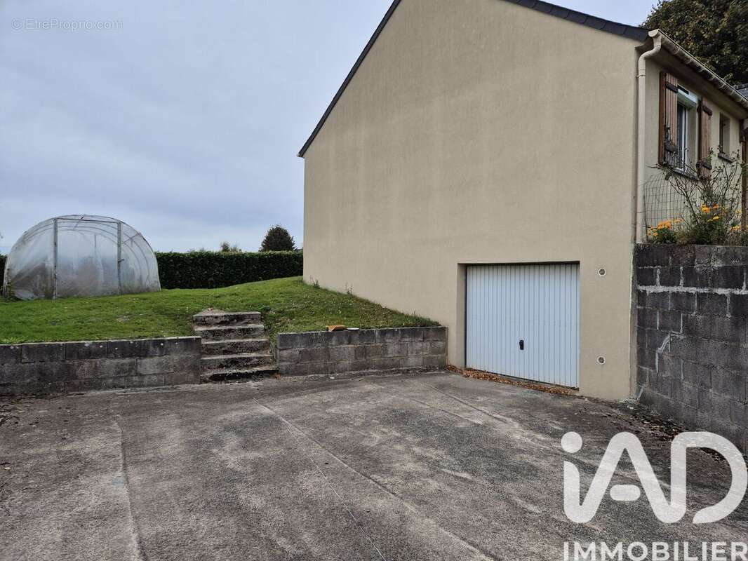 Photo 2 - Maison à MAEL-CARHAIX