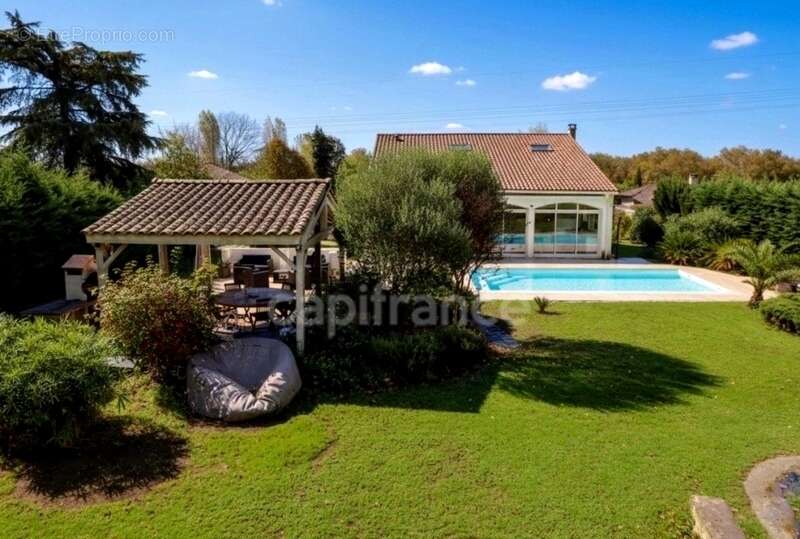 Maison à AMBARES-ET-LAGRAVE