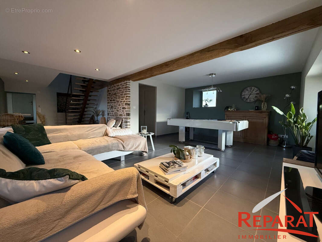 Maison à SAINT-HILAIRE-PEYROUX