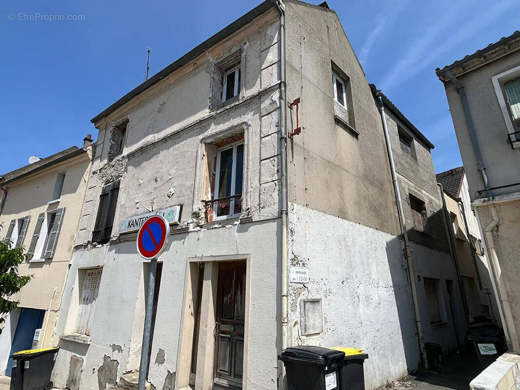 Appartement à MENUCOURT