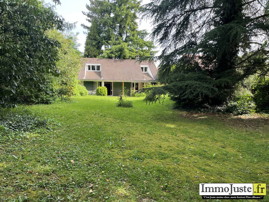 Maison à LE PERRAY-EN-YVELINES