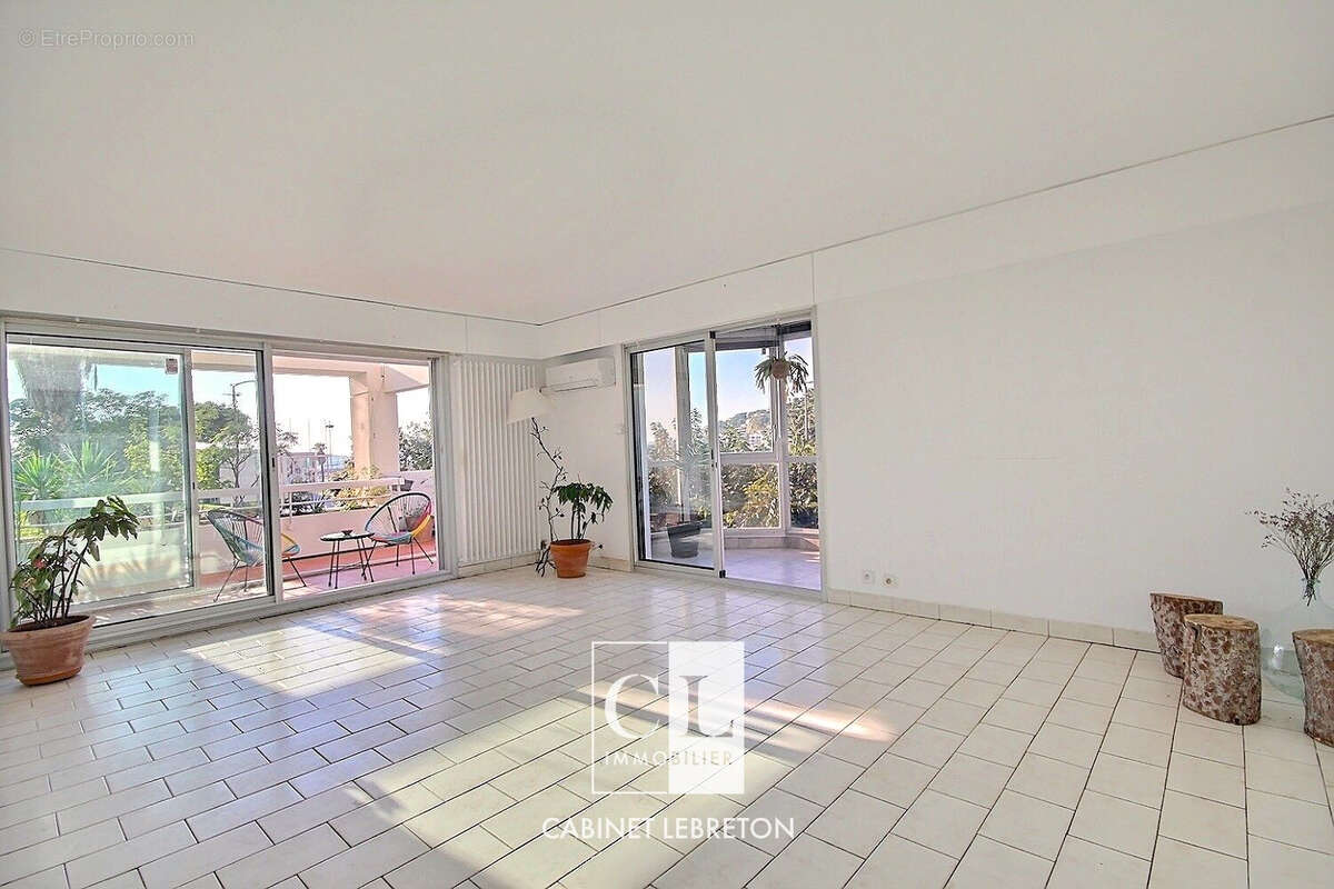 Appartement à MARSEILLE-7E