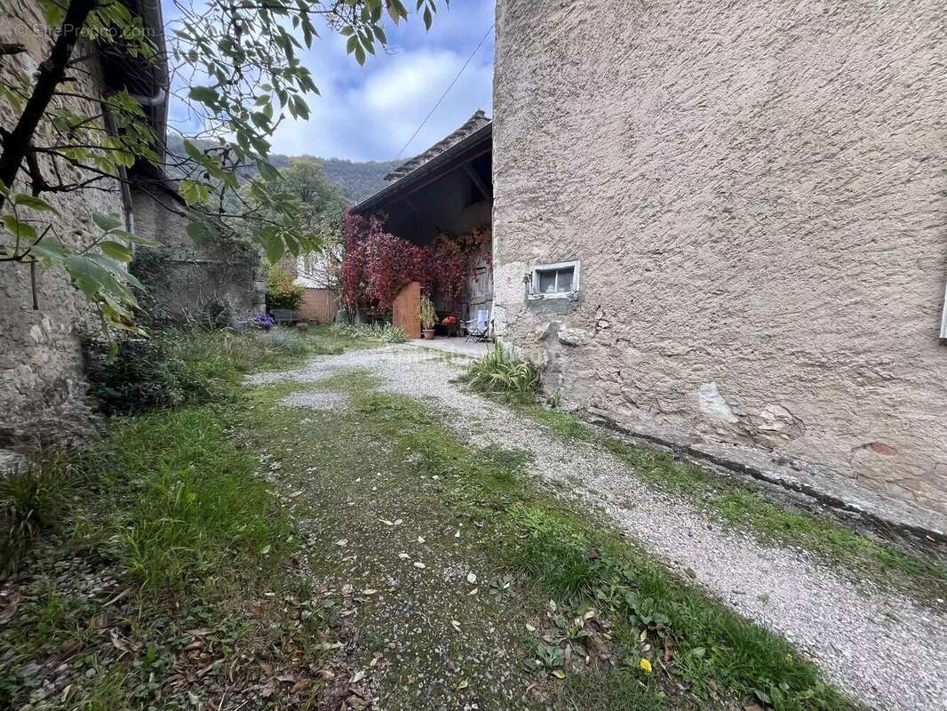 Maison à AMBLEON