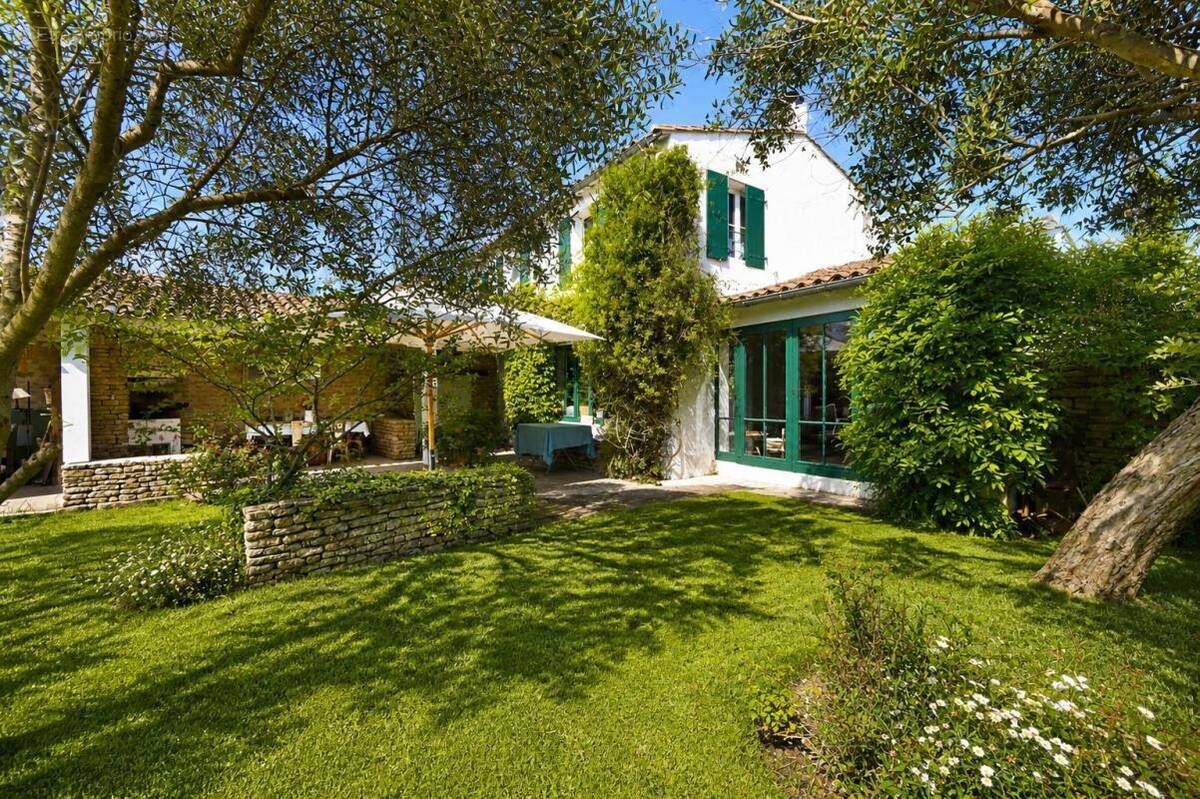 Maison à LES PORTES-EN-RE
