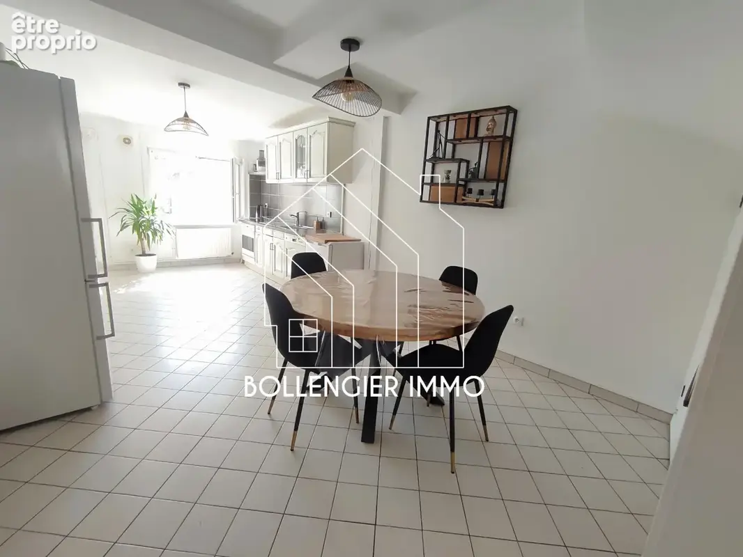 Maison dans le centre de Cassel - photo 6