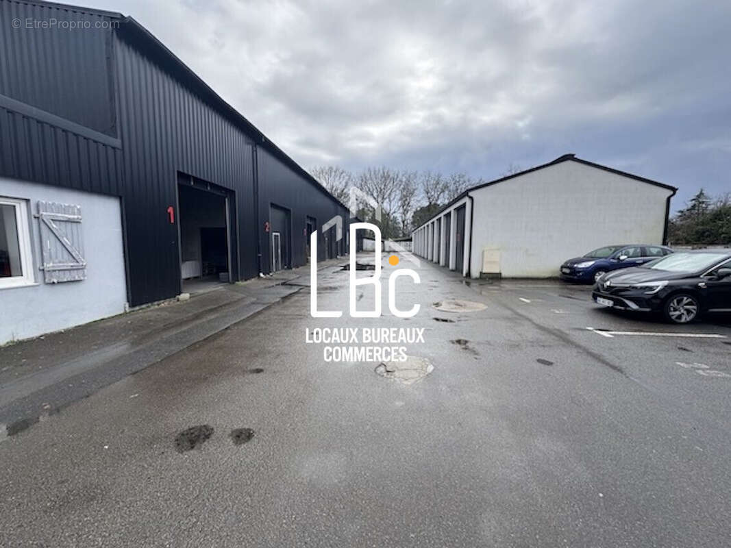 Commerce 145 m² à Suce-Sur-Erdre  - photo 4