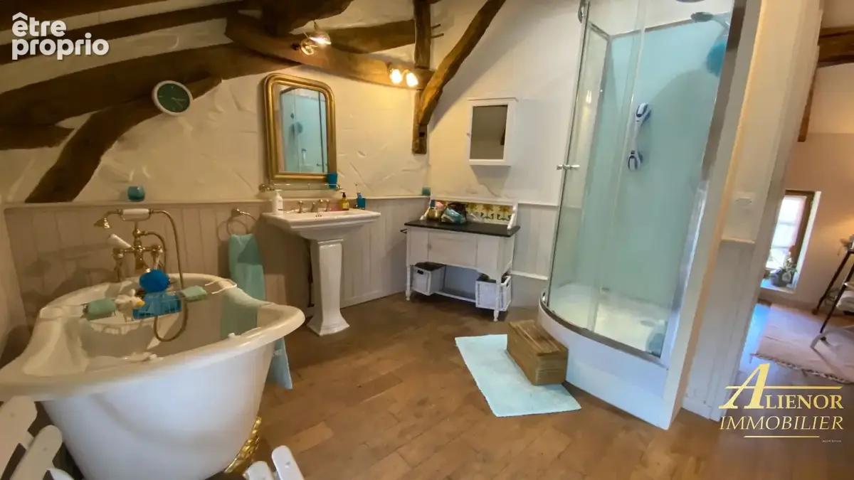 Propriété pierre avec gîte et dépendances - proche Brantôme, Quinsac 24530, - photo 12