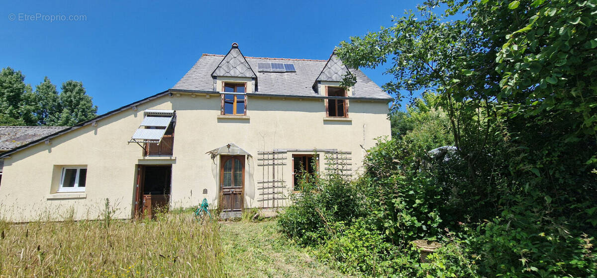 Maison à MENEAC