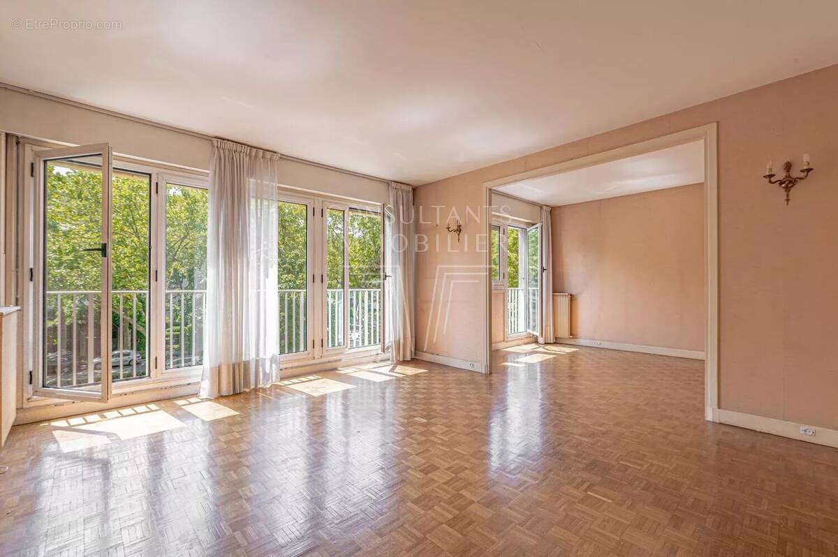 Appartement à NEUILLY-SUR-SEINE