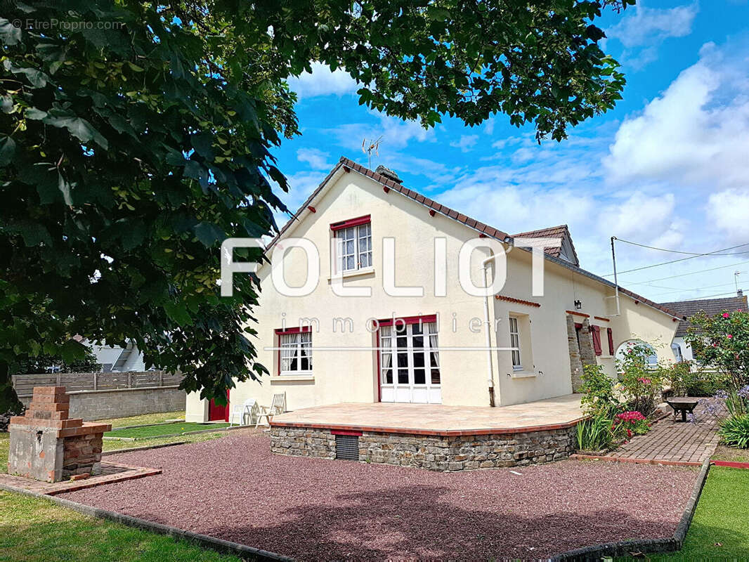 Maison à SAINT-GERMAIN-SUR-AY