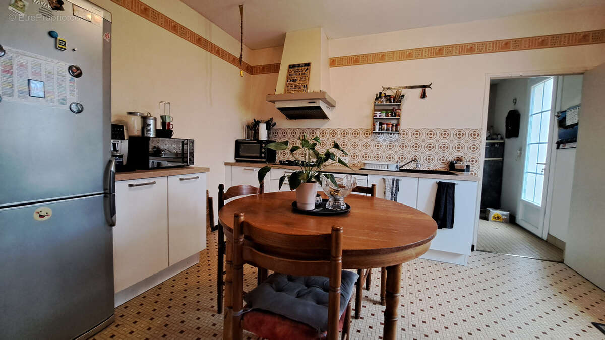 Maison à MAZIERES-EN-GATINE