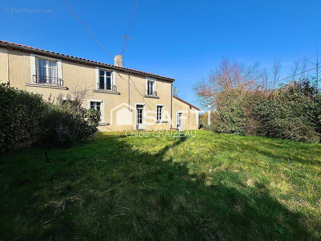 Photo 1 - Maison à LA CHAPELLE-SAINT-LAURENT