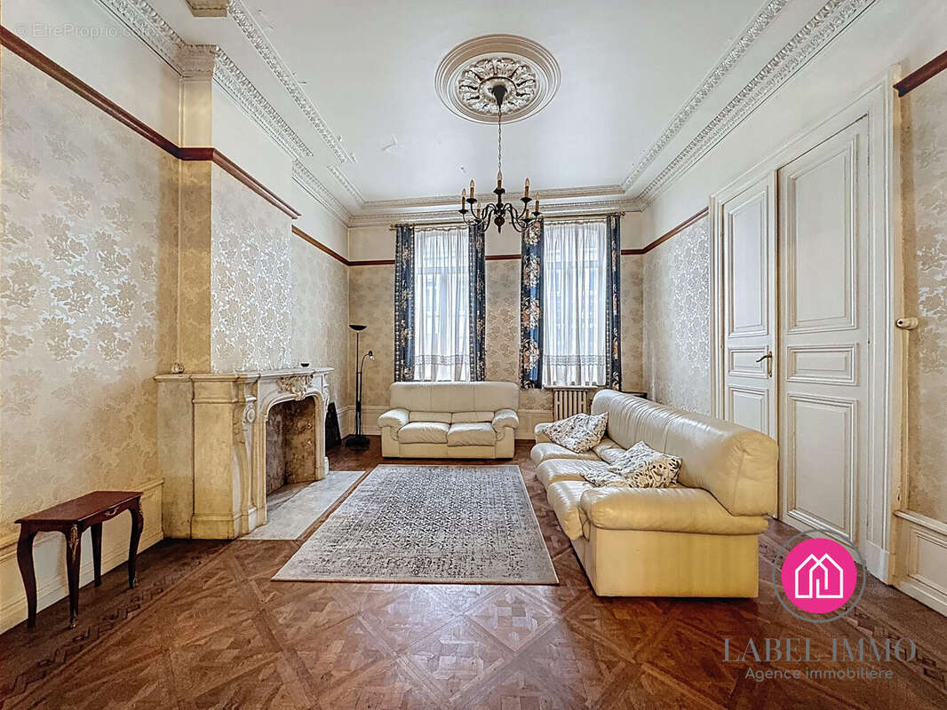 Autre à CONDE-SUR-L'ESCAUT