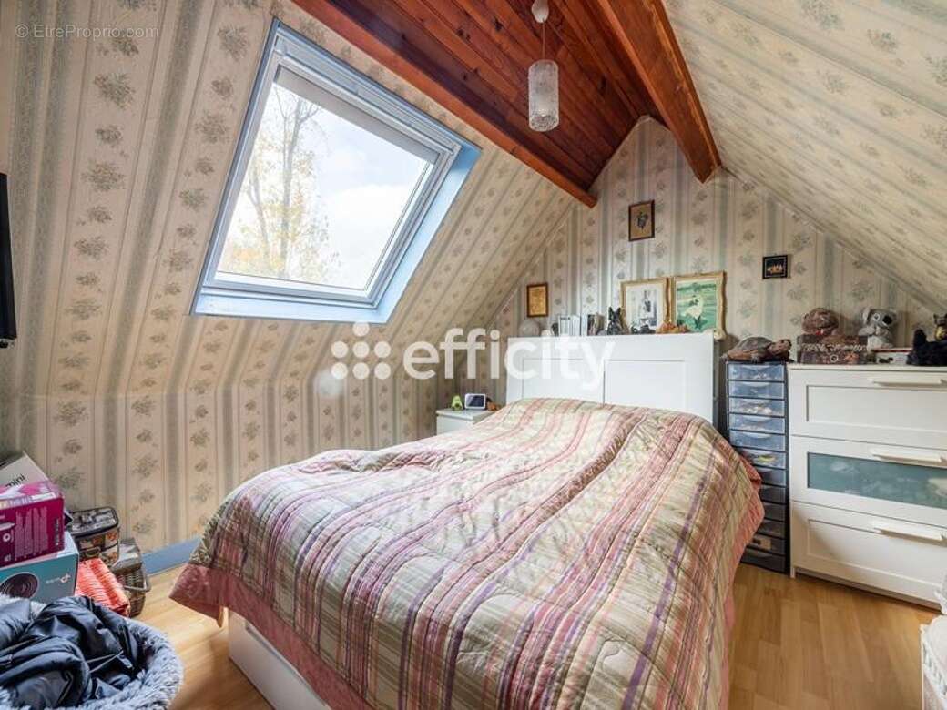 Maison à SAVIGNY-LE-TEMPLE