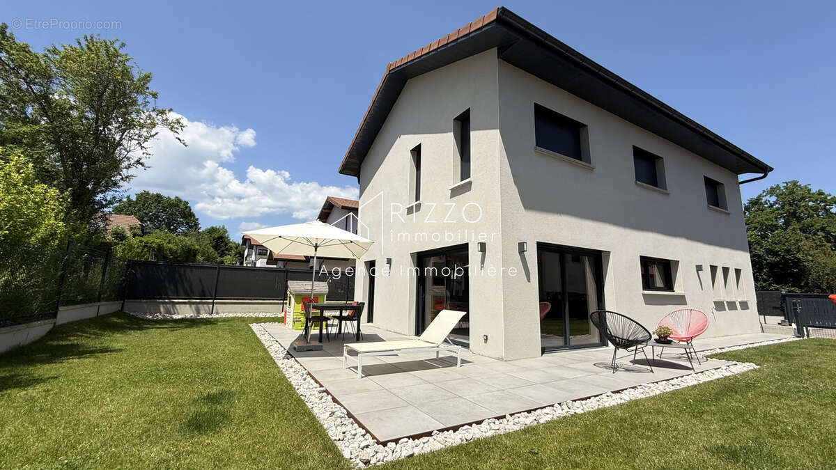 Maison à PREVESSIN-MOENS