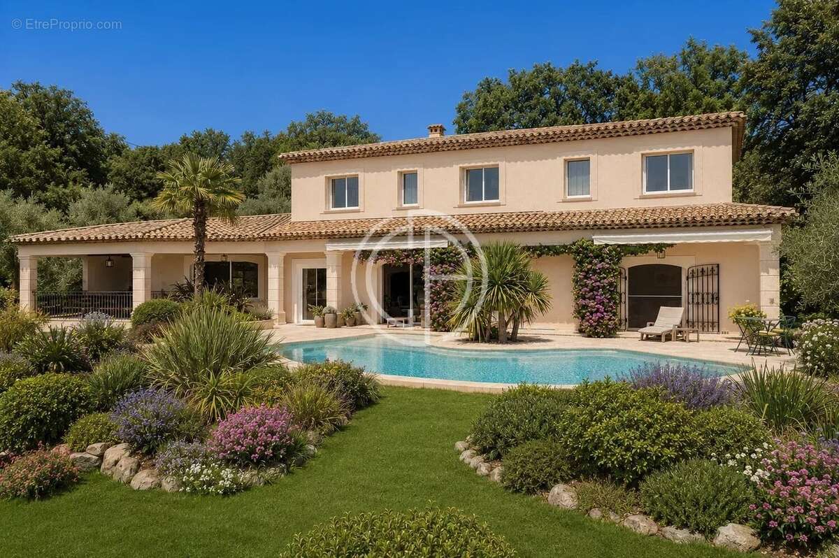 Maison à MOUGINS