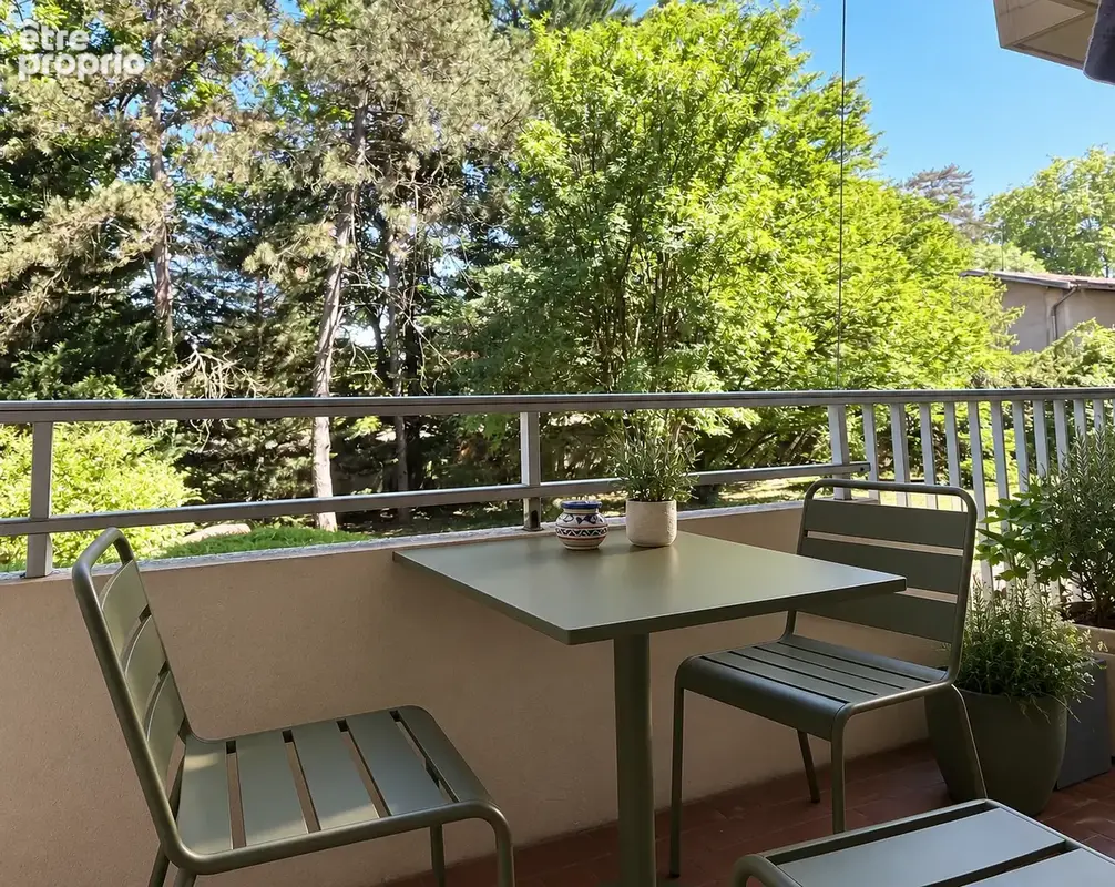 Appartement 3 pièces 92 m² à vendre à Saint-Genis-Laval (69230) - photo 4