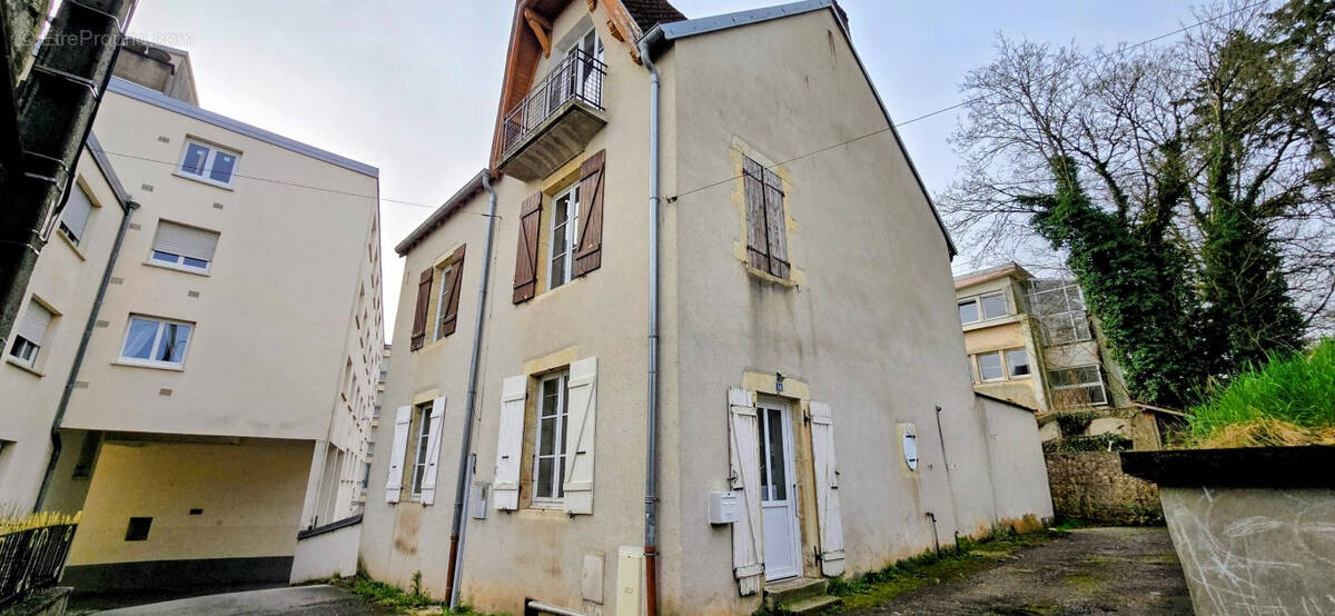 Maison à GRAY
