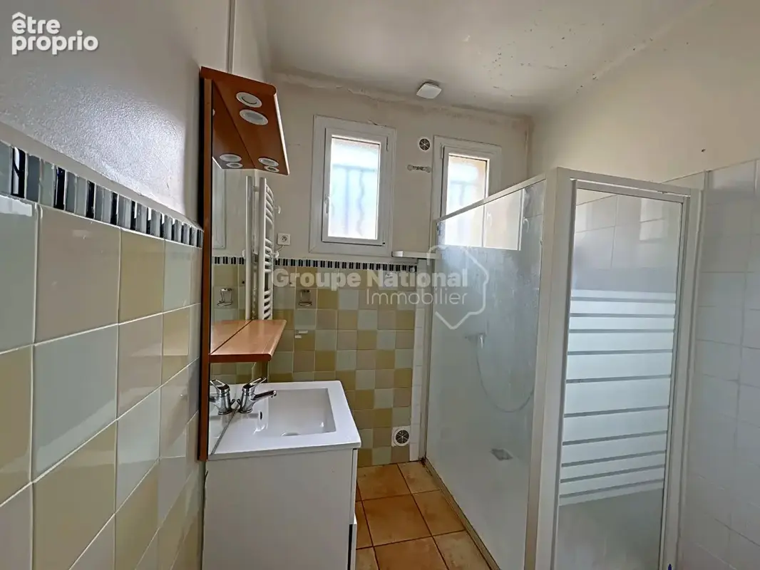 Maison de ville T6 individuelle - cour - terrasse - garage - photo 11