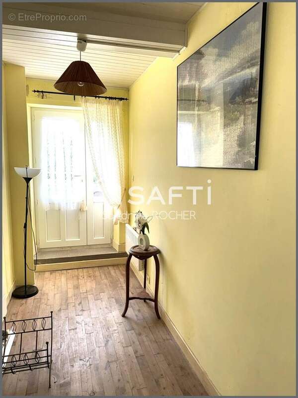 Maison 75 m² à Champagne-Et-Fontaine  - photo 3
