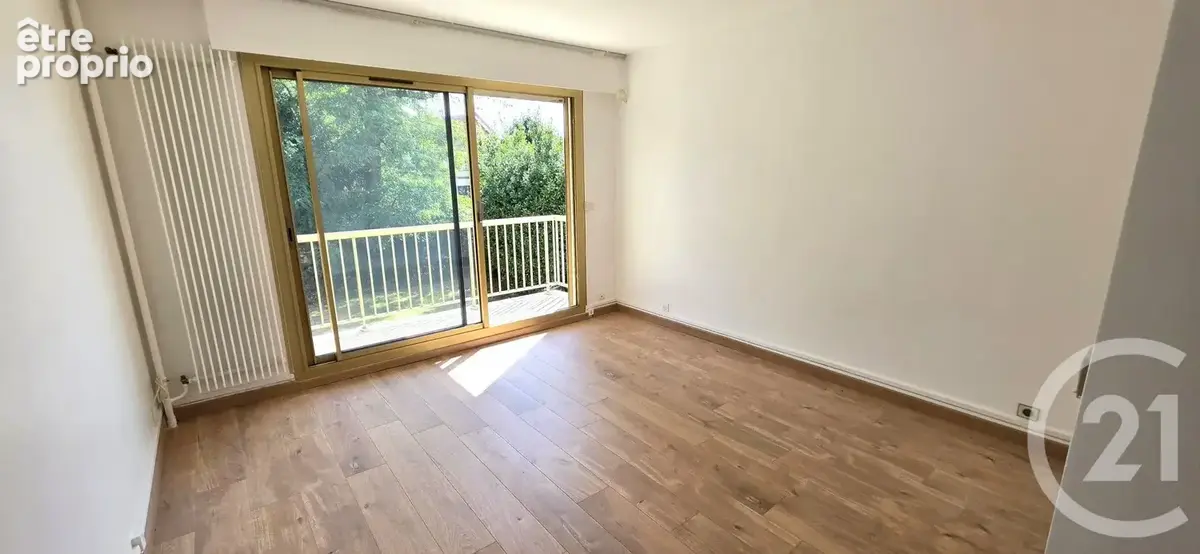 Appartement à SAINT-MAUR-DES-FOSSES