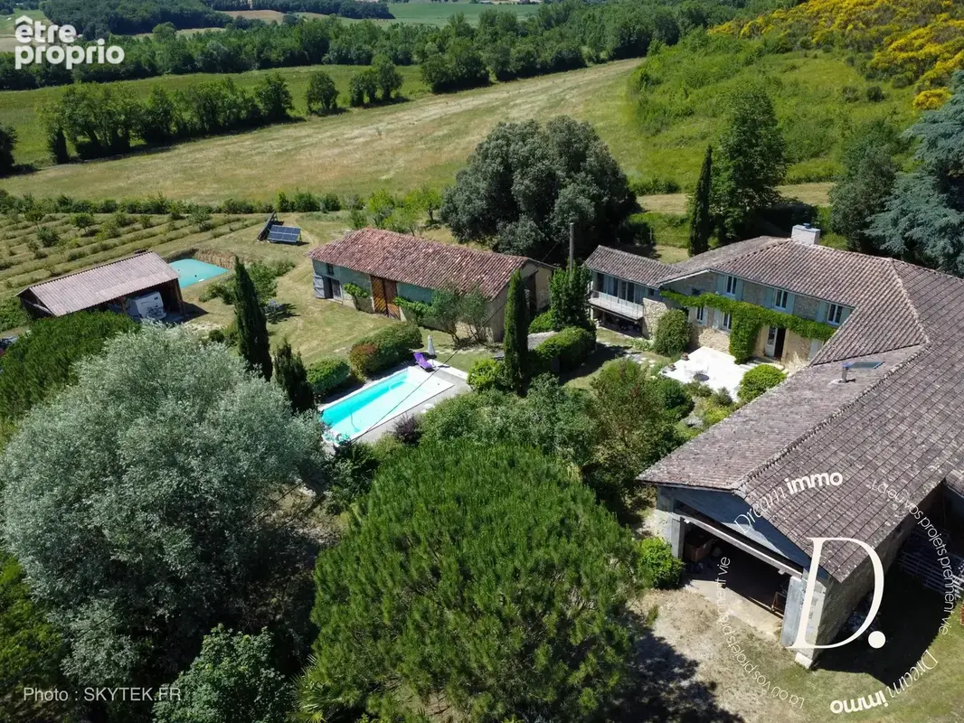 Maison à VIC-FEZENSAC