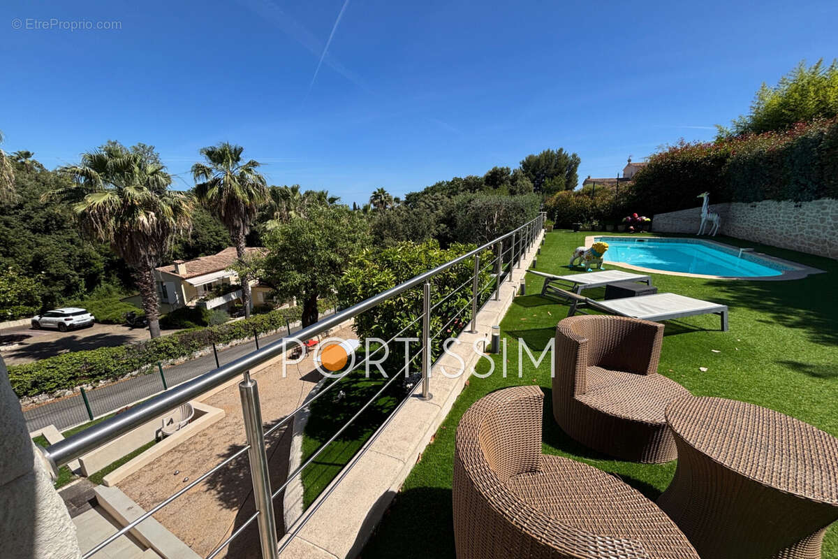 Maison 236 m² à Cagnes-Sur-Mer  - photo 6