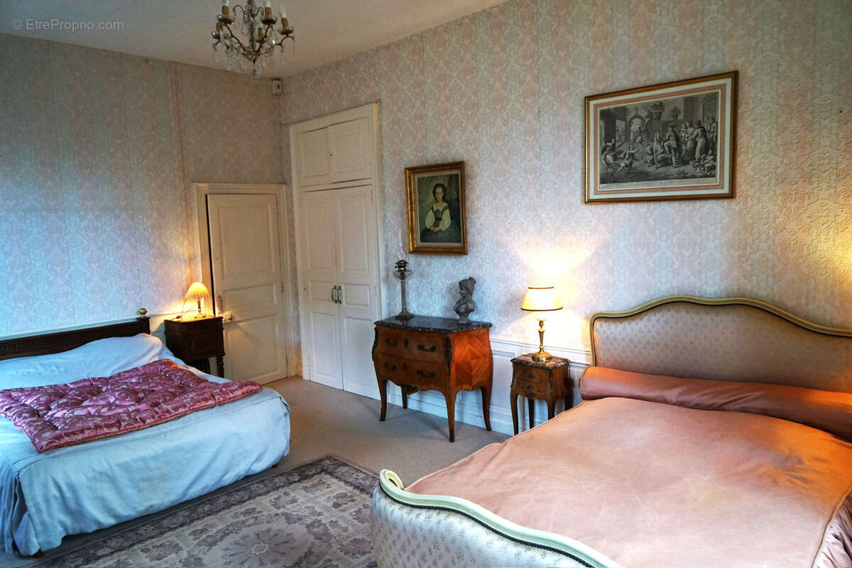 Maison à POUZAUGES