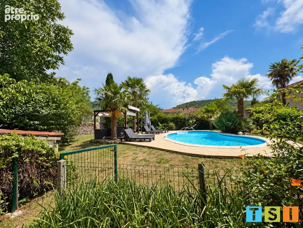 Maison de charme avec piscine  196 m²  6 chambres dont 3 indépendantes - photo 4