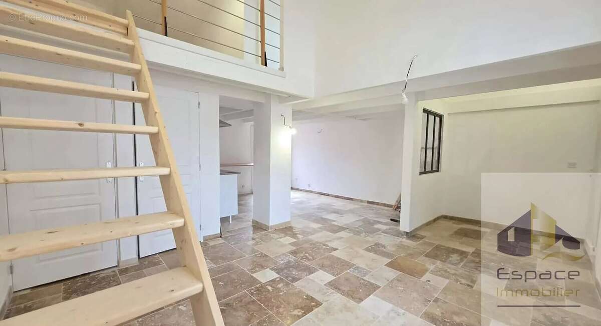 Maison d'environ 65m² au sol à La Rochelle - photo 6