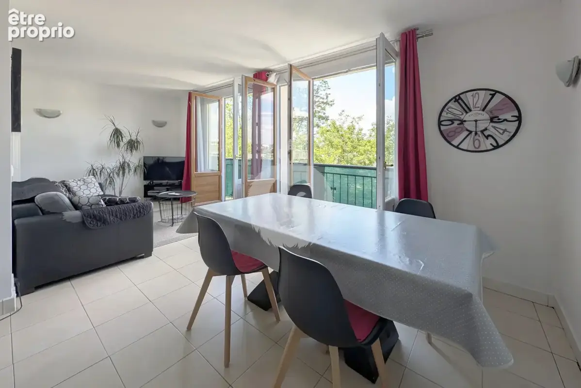 T3 dernier etage place de molenes sur cour - photo 3