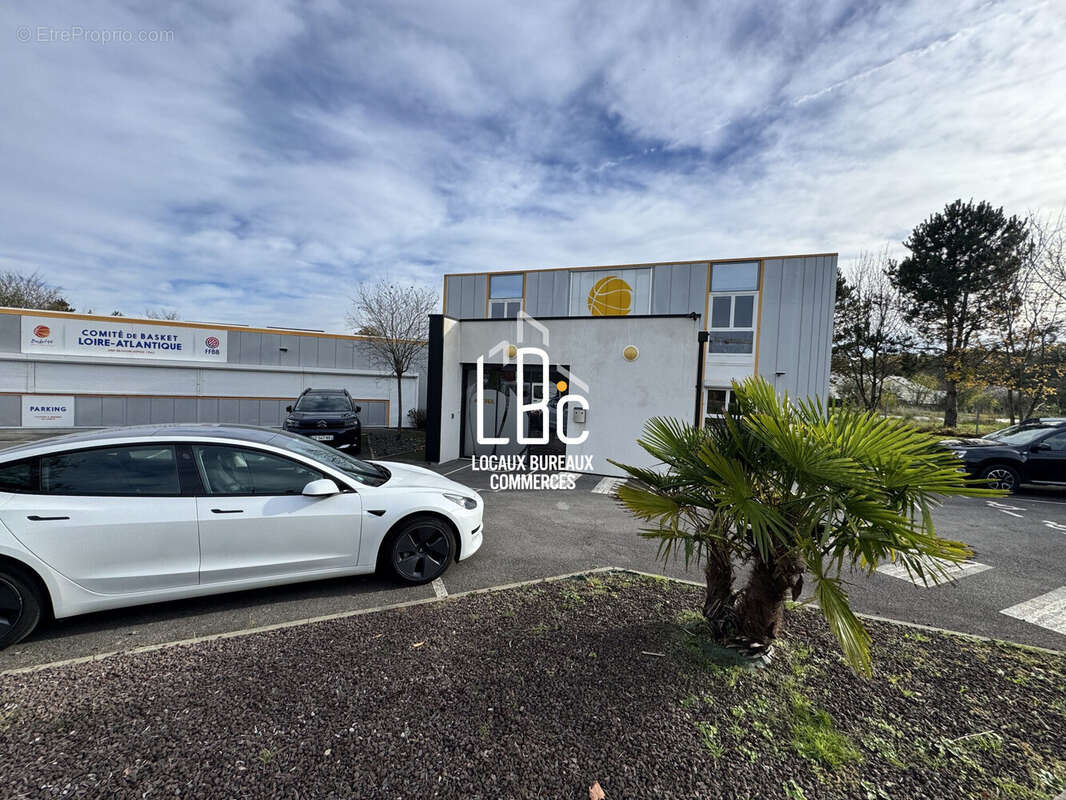 Commerce à SAINTE-LUCE-SUR-LOIRE