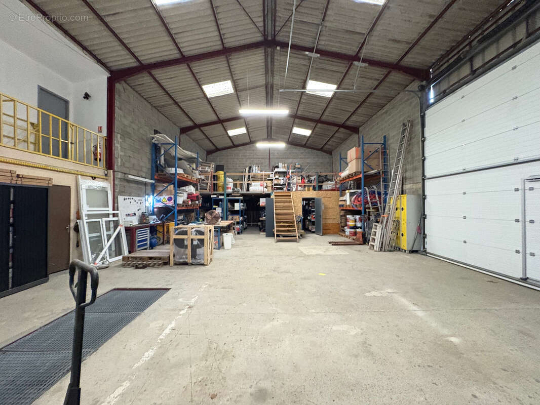 Commerce à VILLENEUVE-TOLOSANE