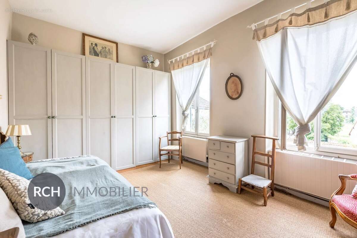 Secteur CCPH et HOUDAN - Maison de charme en pierre avec joli jardin - photo 10