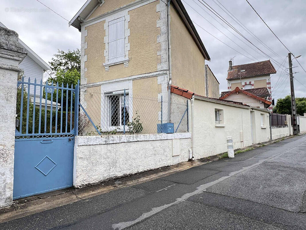 Maison à GOND-PONTOUVRE