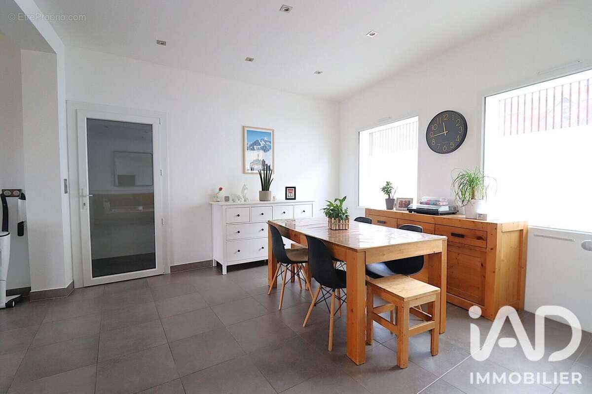 Maison 172 m² à Conches-En-Ouche  - photo 3
