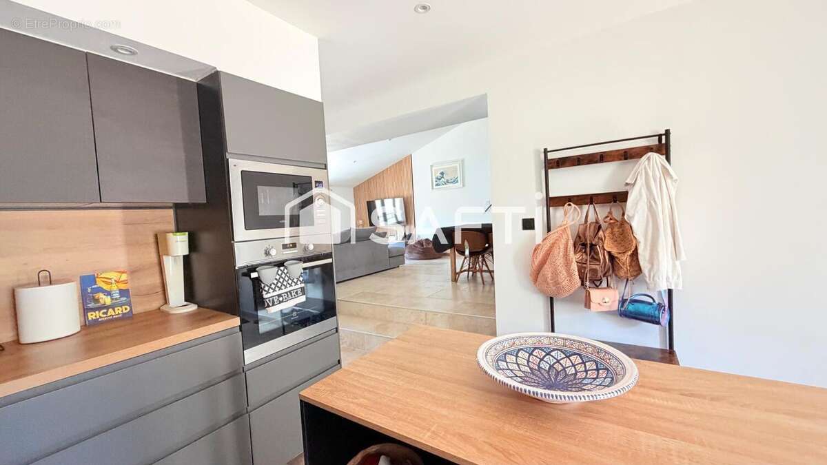 Appartement 86 m² à Villelaure  - photo 4