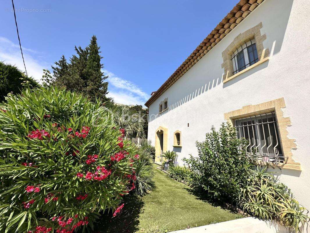 Cannes - petit juas - a vendre -  villa de charme 177m2 - jardin, piscine chauffée, double garage - au calme a 10min de la crois - photo 21