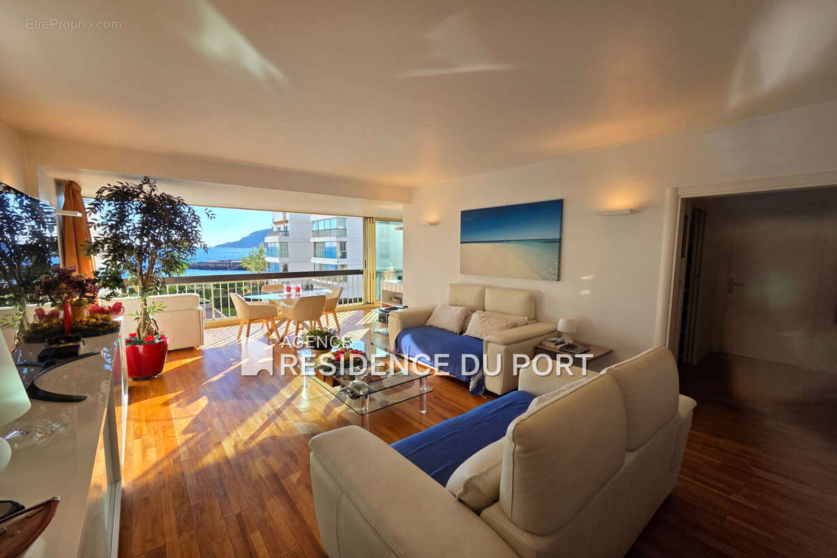 Appartement à MANDELIEU-LA-NAPOULE